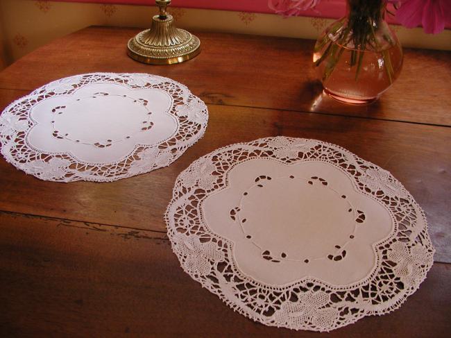 Lovely pair of Bedfordshire lace doilies in linen and Richelieu cutworks 1900