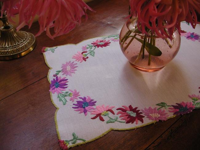 So sweet linen tray mat with hand made embroidered flowers in acidulous colors