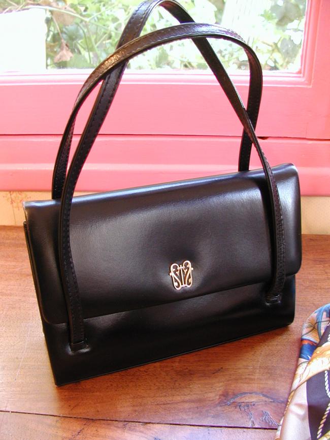 Gorgeous  vintage small black leather box  hand bag 1940-50, 2 monogramm S