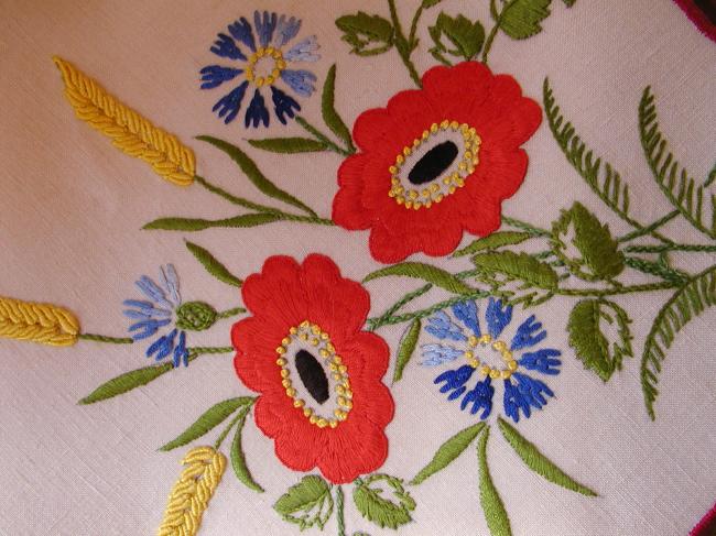 Magnificient embroidered table set of 8 piece with poppies,  wheat ears,