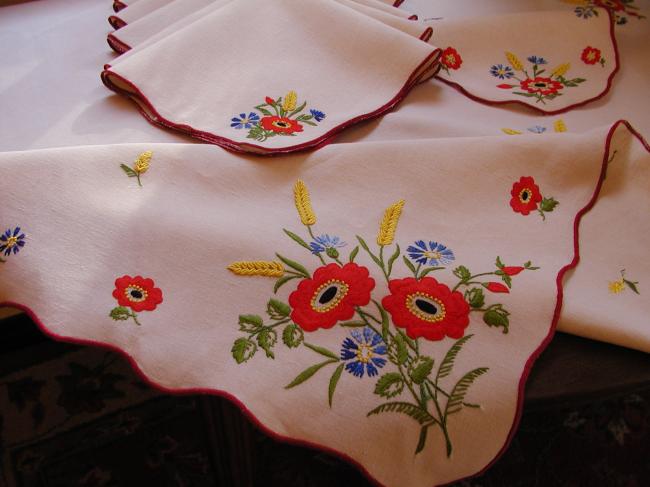 Magnificient embroidered table set of 8 piece with poppies,  wheat ears,