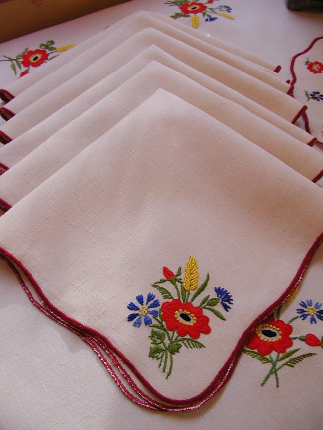 Magnificient embroidered table set of 8 piece with poppies,  wheat ears,