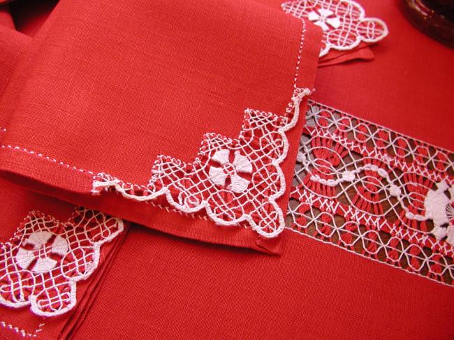 Georgeous Christmas tea service with its 6 napkins in Cilaos drawn thread works