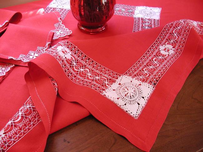 Georgeous Christmas tea service with its 6 napkins in Cilaos drawn thread works