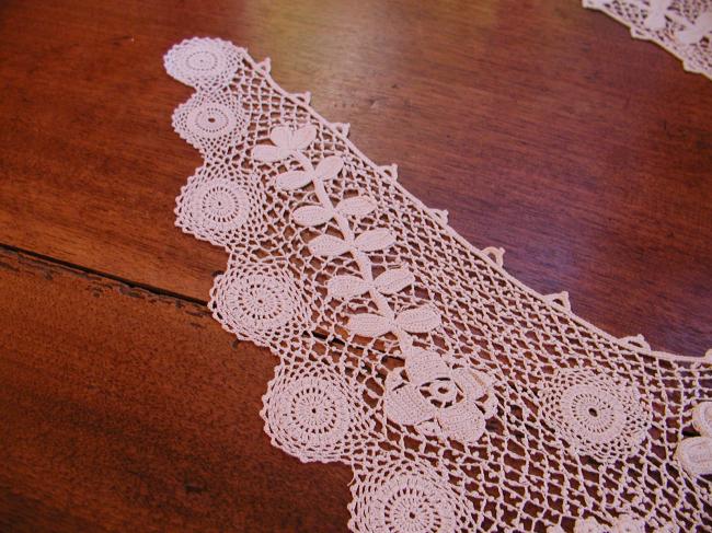 Exceptional large collar in irish guipure lace, late 19th century