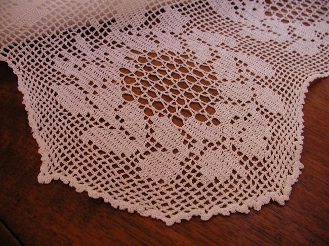 Fabuluous tablecloth with white and cream embroidery & deep crochet lace 1940