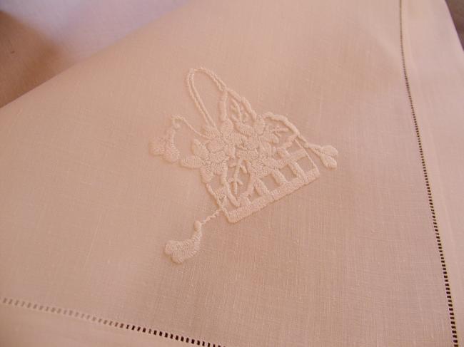 So sweet tablecloth in pure irish linen with silk embroidered baskets of flowers