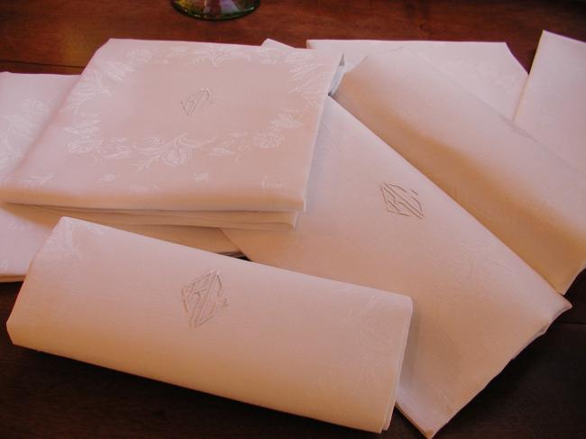 Superb 9 serviettes in damask linen with handmade monogramm RC 1930.