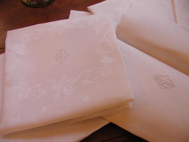 Superb 9 serviettes in damask linen with handmade monogramm RC 1930.