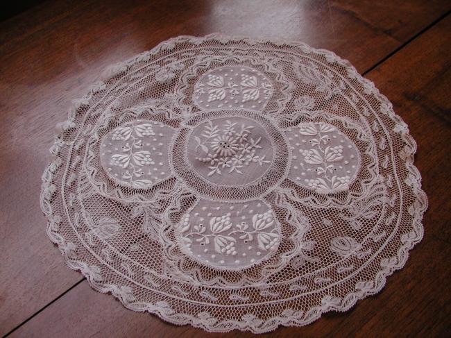 Gorgeous fond de bonnet doily with Valenciennes lace 1900