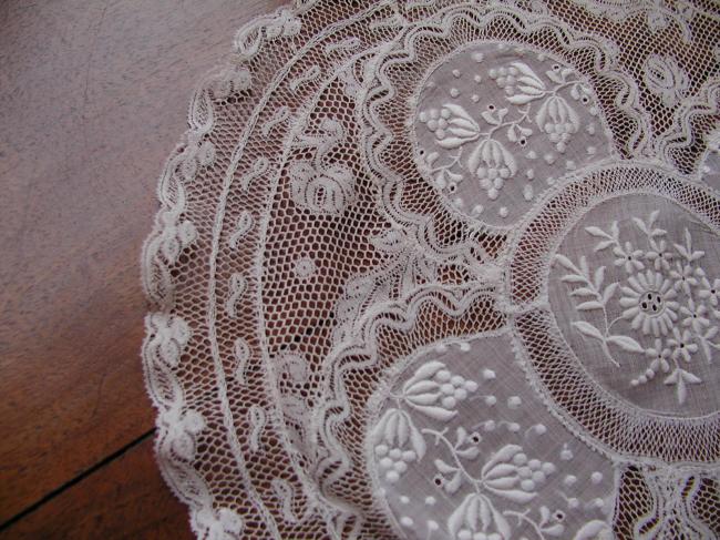 Gorgeous fond de bonnet doily with Valenciennes lace 1900