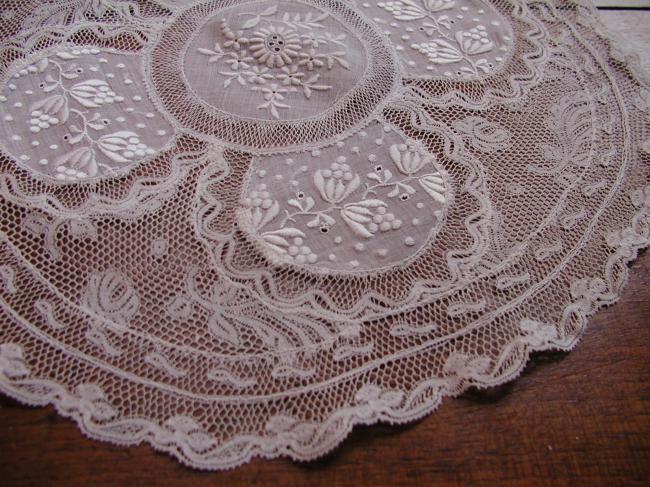 Gorgeous fond de bonnet doily with Valenciennes lace 1900