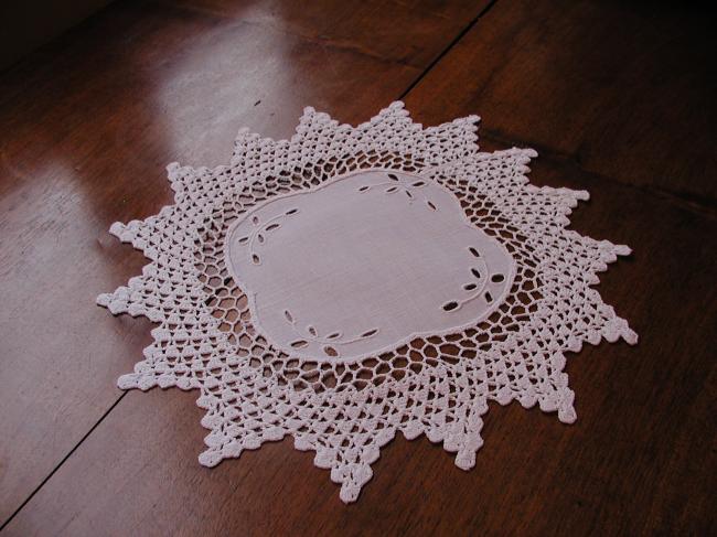 So pretty star doily with crochet lace and white  Colbert openwork 1900