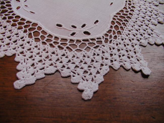 So pretty star doily with crochet lace and white  Colbert openwork 1900