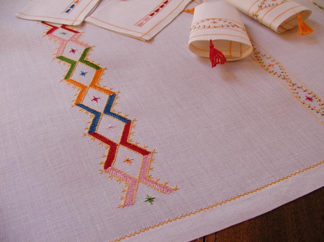 So beautiful tea tablecloth with its 6 matching napkins,colourful cross stitches