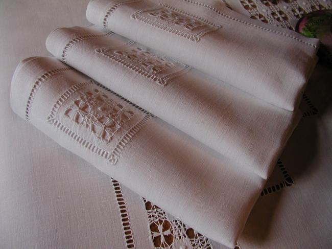 Gorgeous large tablecoth with its 12 matching serviettes in drawn thread works