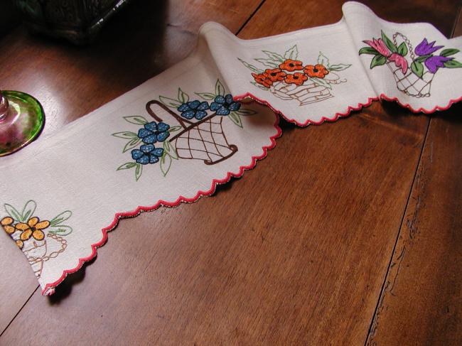 So pretty border with handmade embroidered baskets of flowers