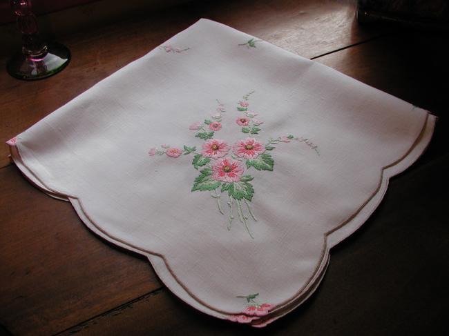 Really romantic tablecloth with hand-embroidered geranium flowers