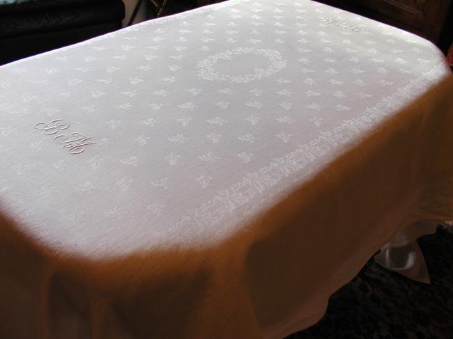 Wonderful banquet tablecloth with 12 matching serviettes, holly damask, mono BM