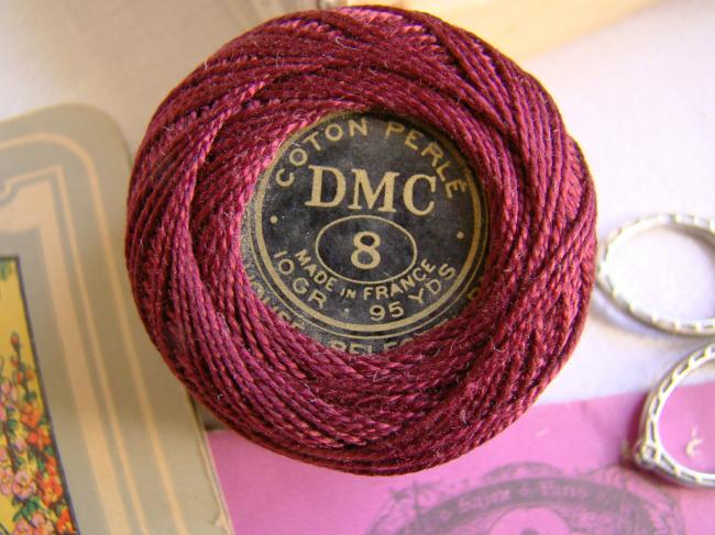 Ancienne Bobine de Coton perlé DMC, N°8, nuance 902 (Grenat ), 10g