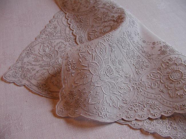 Exceptional handmade Appenzel embroidered handkerchief, piece of collection