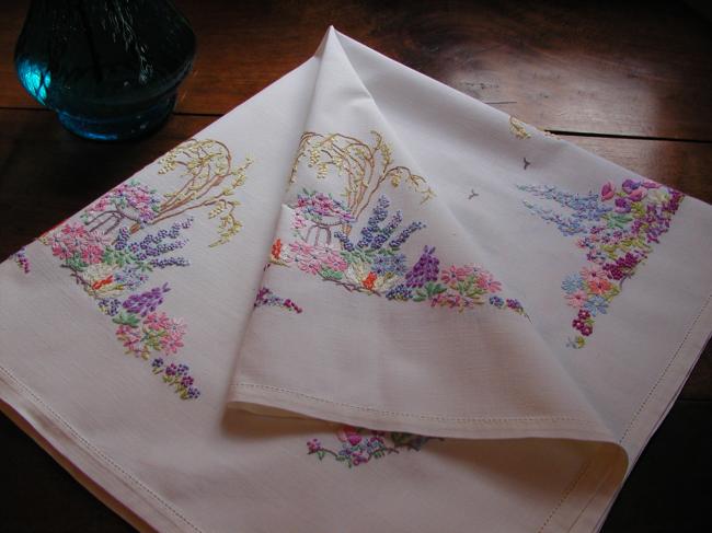 Magnificient tablecloth with hand-embroidered colorful english garden