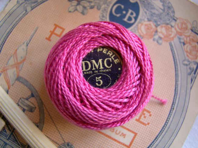 Ancienne Bobine de Coton perlé DMC, N°5, nuance 602 rose Verveine, 10gr