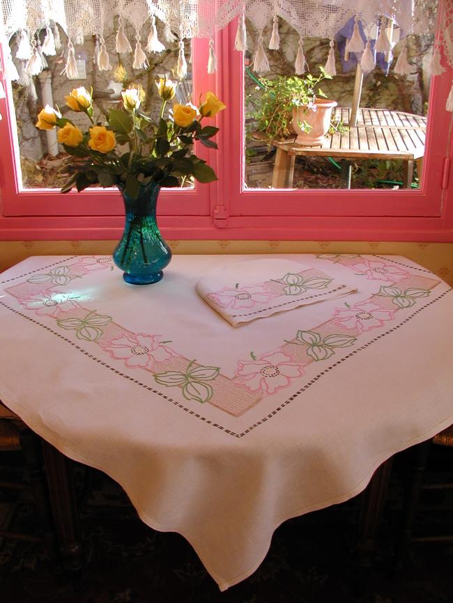 Superbe tablecloth & its matching tea-cosy with large hand-embroidered anemones