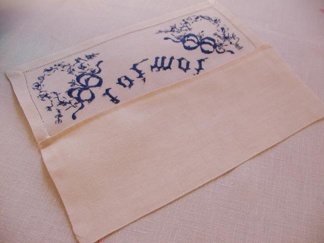 Lovely napkin case with hand-embroidered flowers, ribbons and 'Toi-Moi'(You-Me)