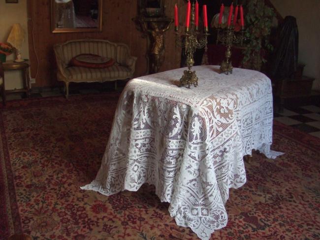 Absolutely breathtaking vintage Venise needlelace banquet tablecloth 1920