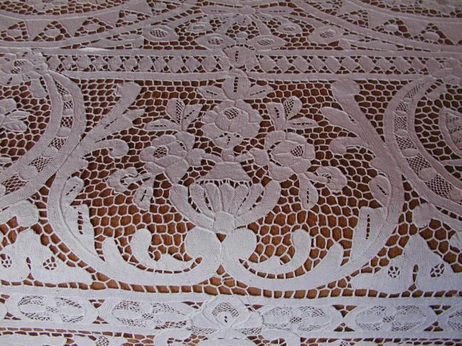 Absolutely breathtaking vintage Venise needlelace banquet tablecloth 1920