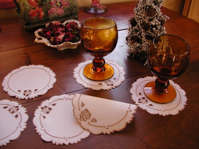 Charming set of 6 coasters in Madeira embroidery