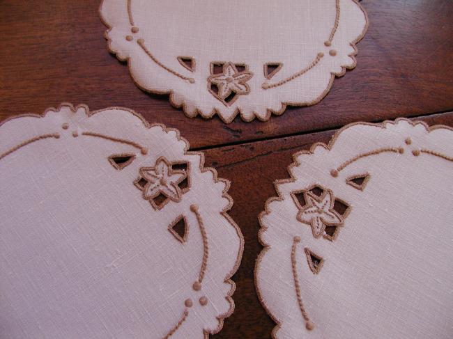 Charming set of 6 coasters in Madeira embroidery