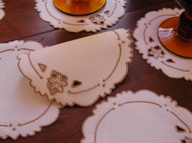 Charming set of 6 coasters in Madeira embroidery