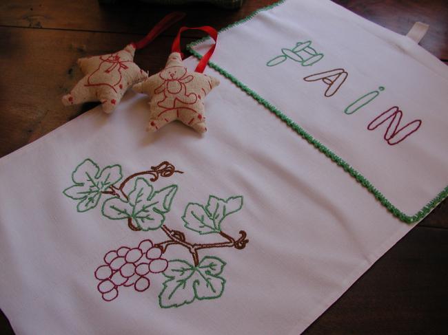 Lovely french bread bag with hand-embroidered grapevine 1940