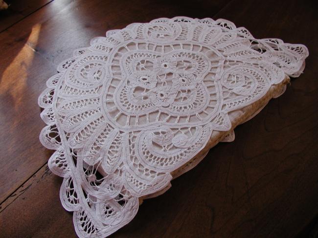 Lovely tea cosy in Battenburg lace