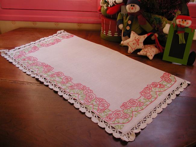 Superb top shelf in linen with gorgeous hand-embroidered pink flowers 1900