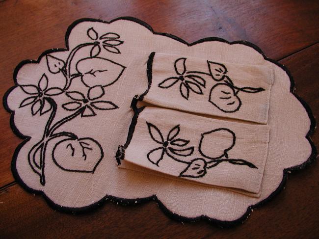 Wonderful double pocket for hanging on wall with hand-embroidered flowers