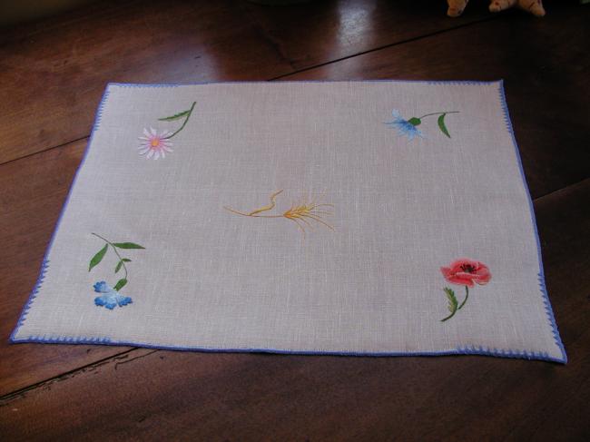 So romantic tray mat with silk embroidered summer flowers