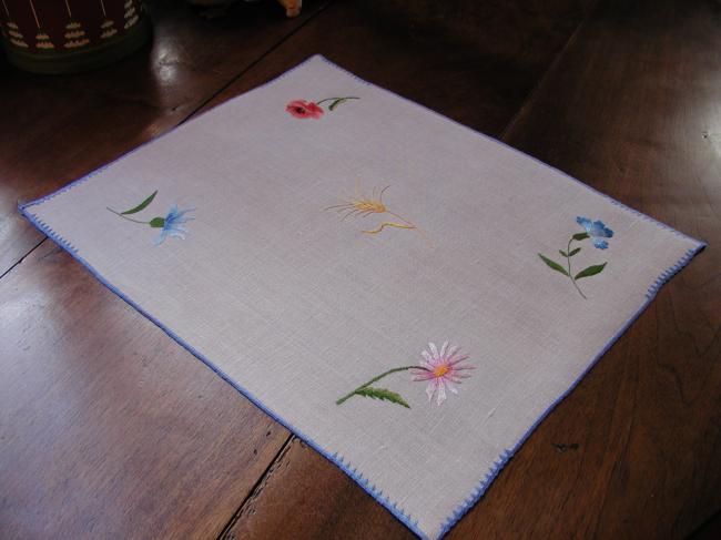 So romantic tray mat with silk embroidered summer flowers