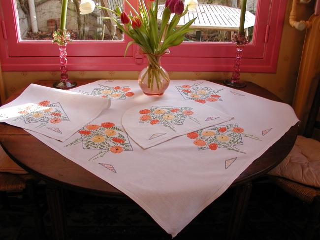 Lovely tea set with tea cosy, tablecloth and tray cloth with embroidered Flowers