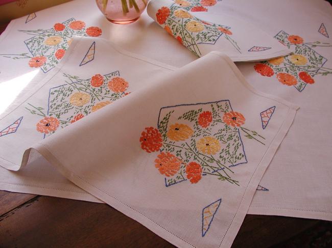 Lovely tea set with tea cosy, tablecloth and tray cloth with embroidered Flowers