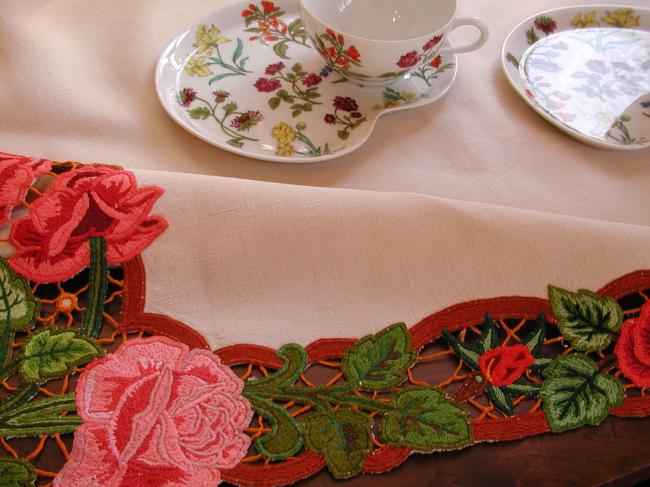 Absolutely fabulous embroidered tablecloth with roses in Richelieu work