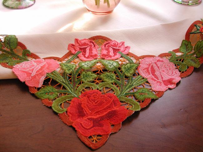 Absolutely fabulous embroidered tablecloth with roses in Richelieu work