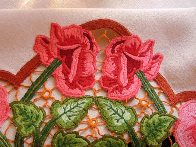 Absolutely fabulous embroidered tablecloth with roses in Richelieu work