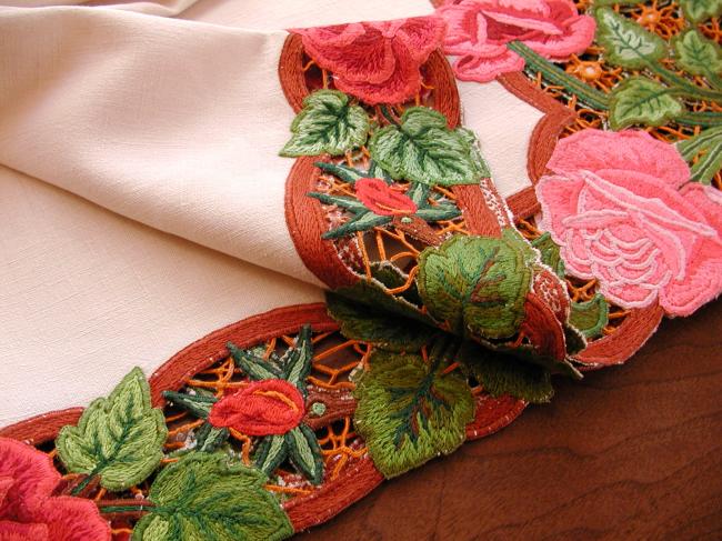 Absolutely fabulous embroidered tablecloth with roses in Richelieu work