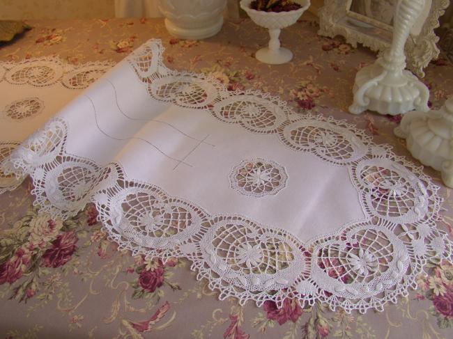 Lovely table runner with a beautiful bobbin Cluny lace