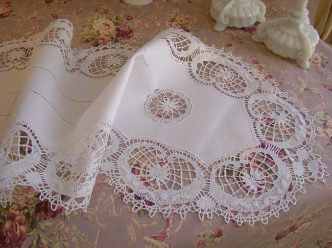 Lovely table runner with a beautiful bobbin Cluny lace