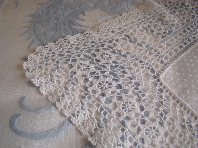 So charming victorian doily with Irish guipure lace 1900