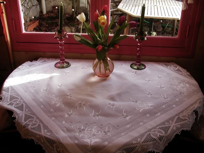 Magnificient tablecloth with stunning silk white embroidery and crochet lace